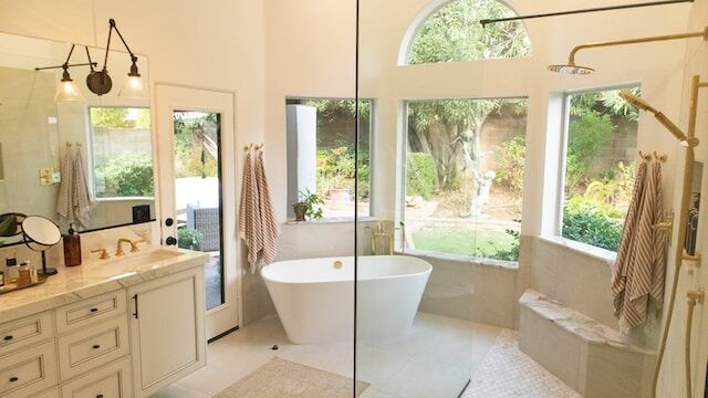 Maximizing Space and Comfort: The Benefits of L-Shaped Baths